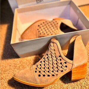 Booties size 9.5 tan